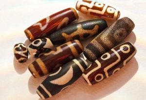 Бусины Дзи - фото